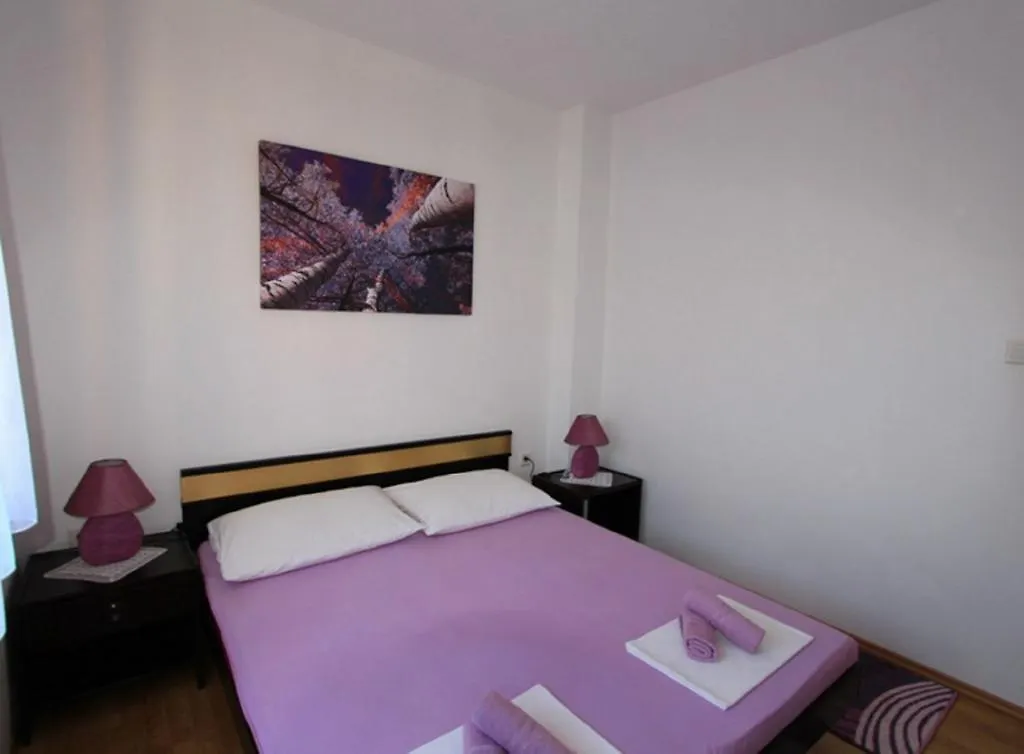 Apartments Karalic ツリクヴェニツァ